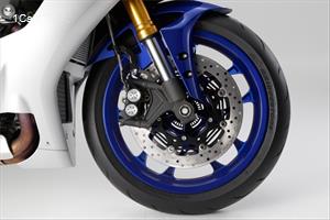 بررسی موتورسیکلت یاماها YZF-R1 مدل 2015